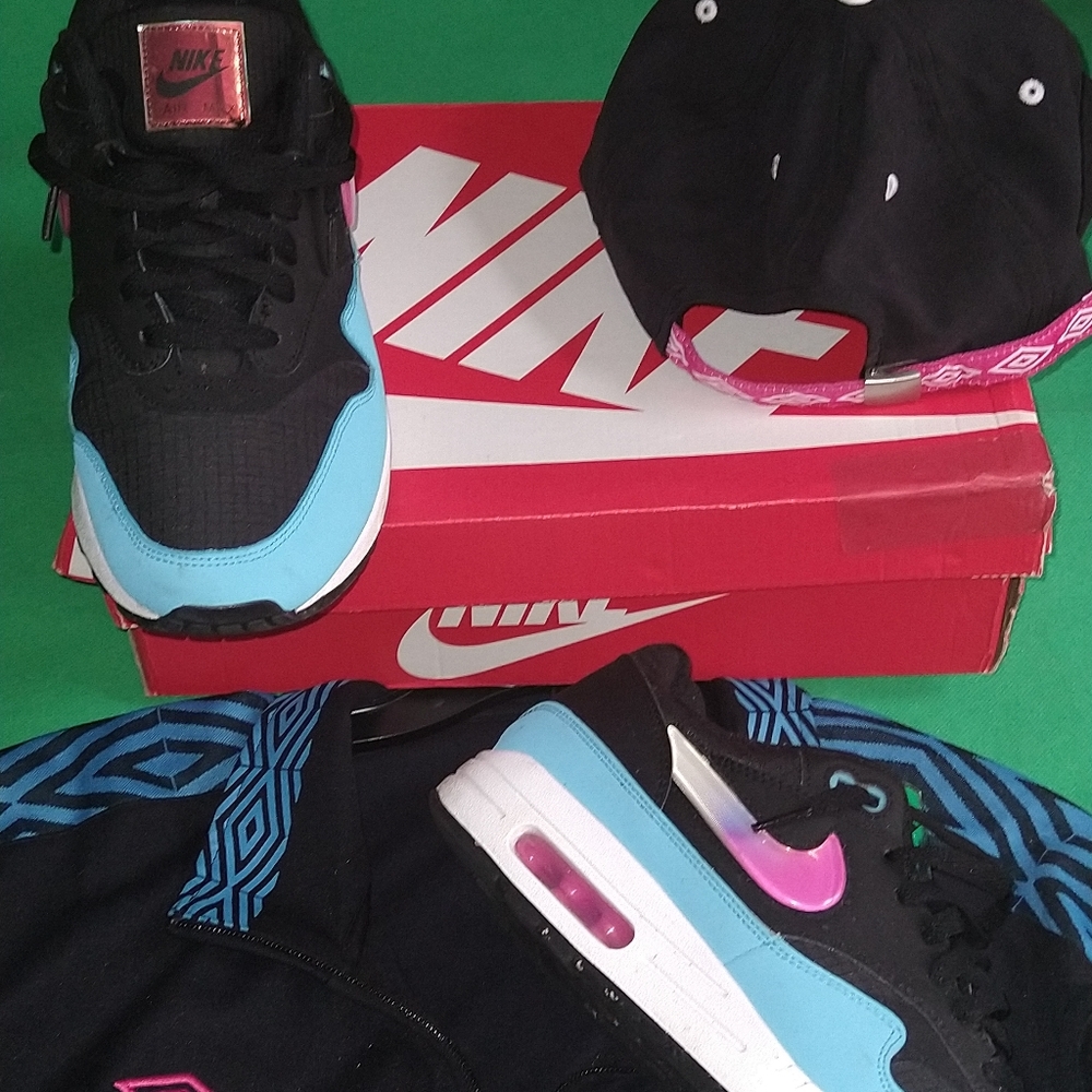 Bundle - Picture 2 of 3